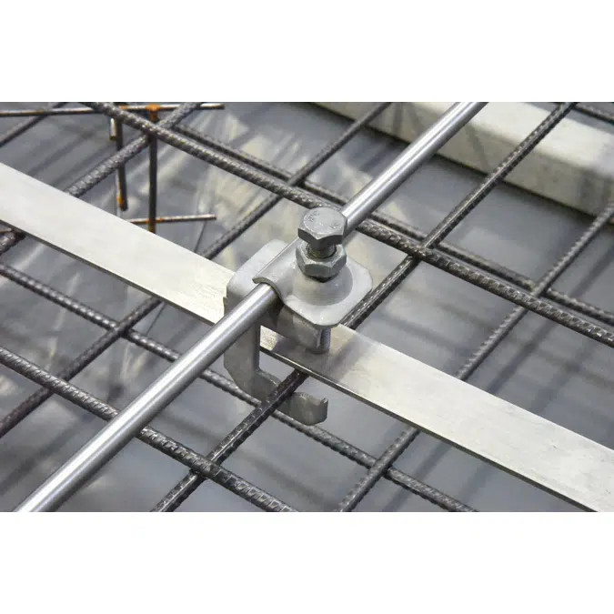 Connecting clamps for flat and round conductors