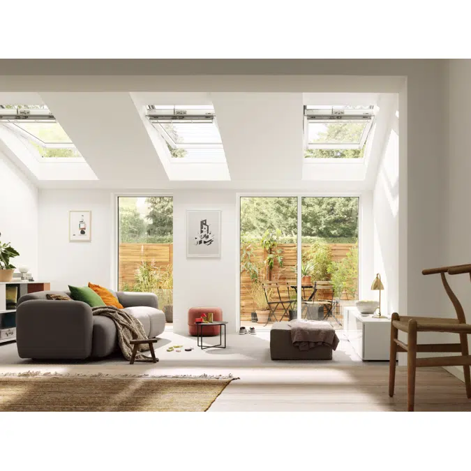 Fenêtre de toit motorisée VELUX INTEGRA®, finition bois (GGL INTEGRA®)