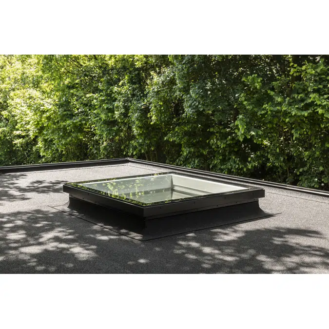 Electrically vented glass rooflight w. Flat glass CVU ISU2093