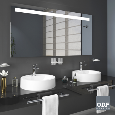Immagine per Mirror with integrated horizontal LED light band and defogger 140 x 70cm