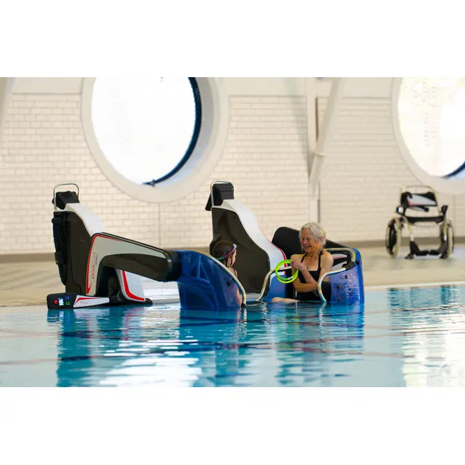 Swimming pool lifts | Disability pool hoists Cotenda Poolpod 3.0
