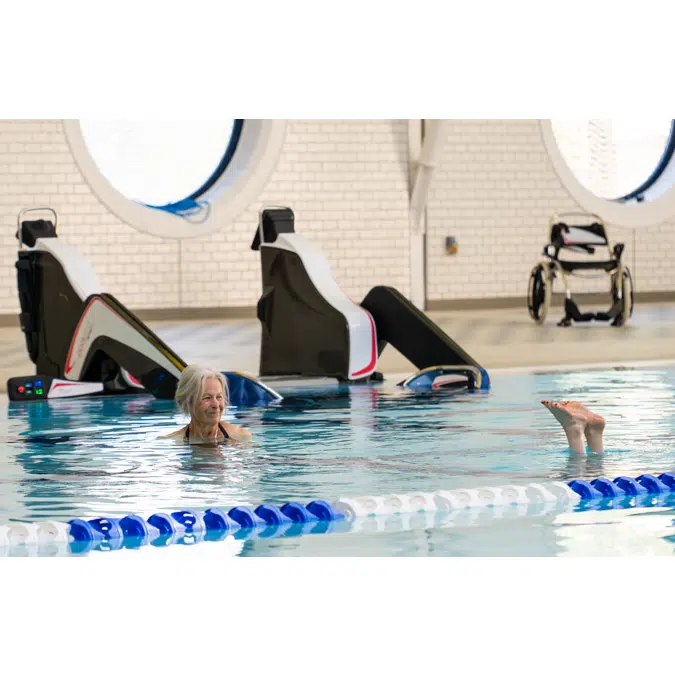 Swimming pool lifts | Disability pool hoists Cotenda Poolpod 3.0