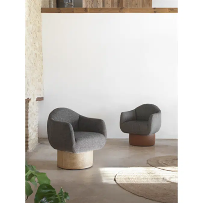 Guvo Armchair