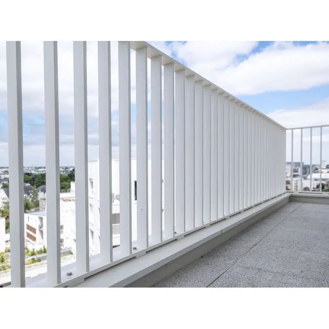 Kapitale - garde-corps barreaudé axé | pose sur dalle