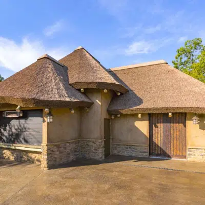 Kilimanjaro Series Thatched Roofs图像