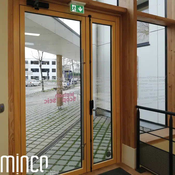 POETV09 | Single Outswing Door and Sidelight triple glazed