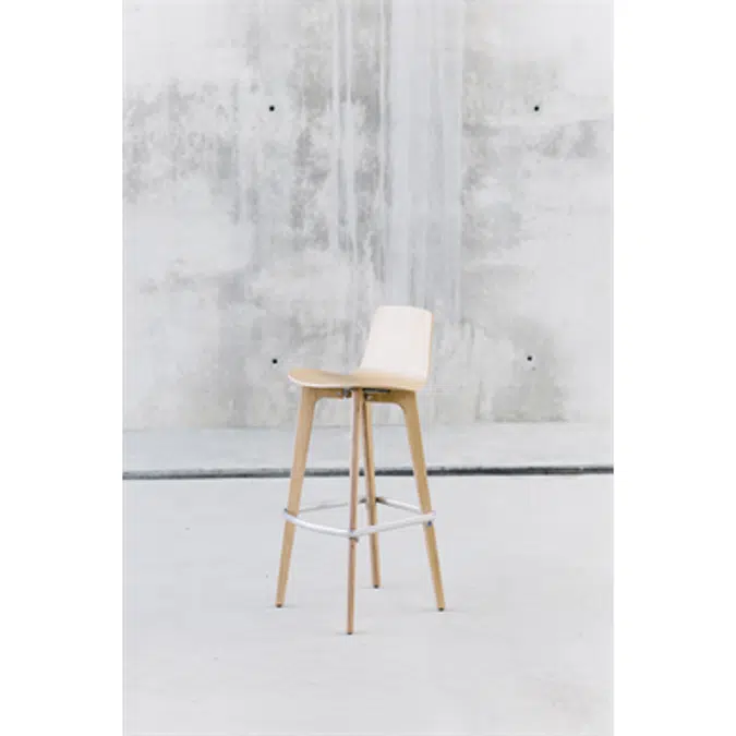 Lottus Wood stool medium