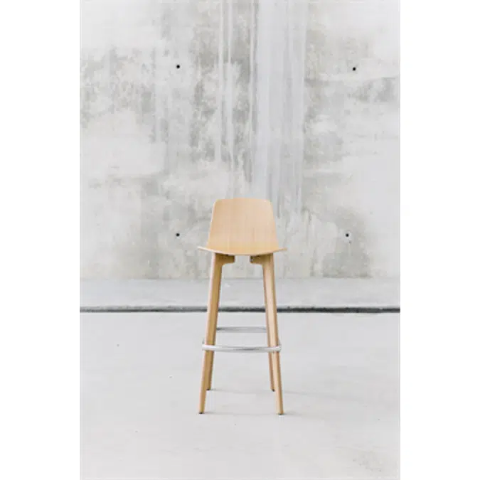 Lottus Wood stool high