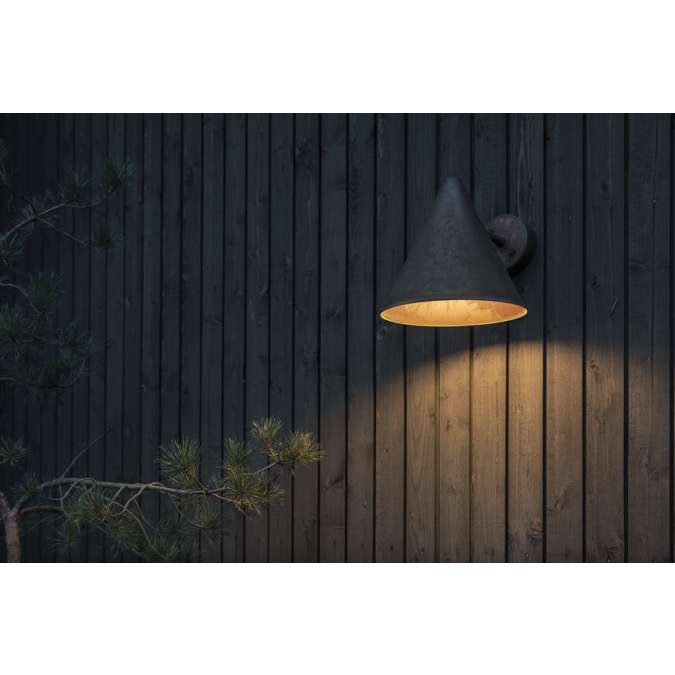 Tratten Wall Lamp