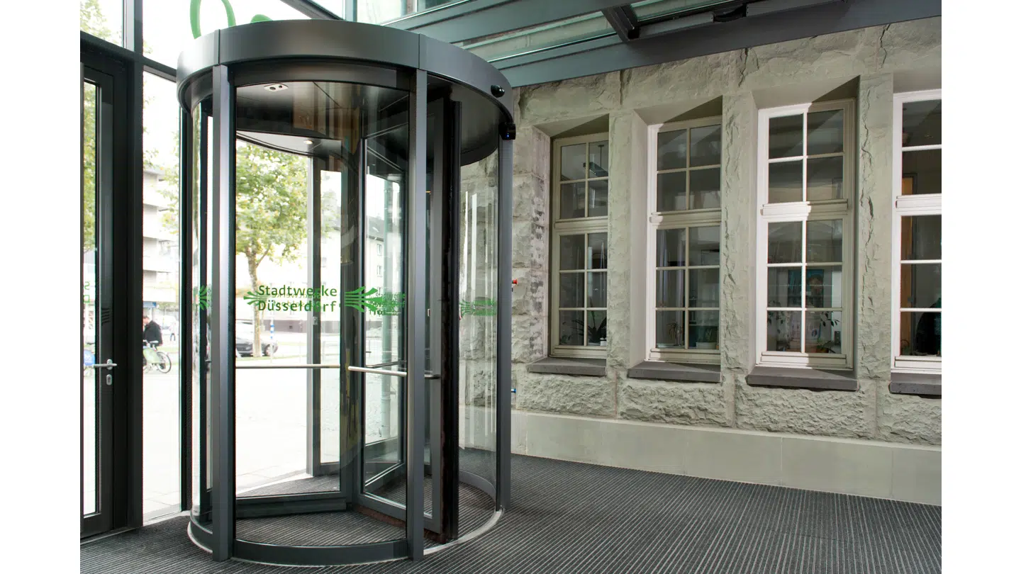 Revolving Door KTV 3 current image