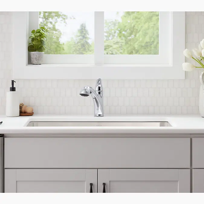 Jolt® Pull-out kitchen sink faucet with two-function sprayhead