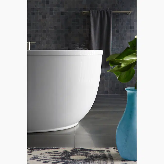 Sunstruck® 60" x 34" freestanding bath with fluted shroud