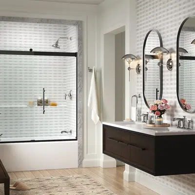 Levity® Plus Frameless sliding bath door, 61-9/16" H x 56-5/8 - 59-5/8" W, with 3/8"-thick Crystal Clear glass图像
