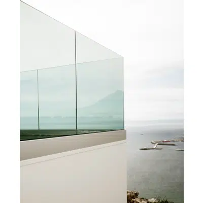 Imagem para Ninfa 116, external flush mounting glass railing}