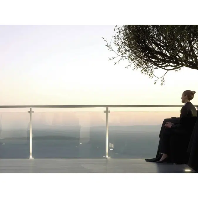 Maior Evo Vision Glass and aluminium balustrade.