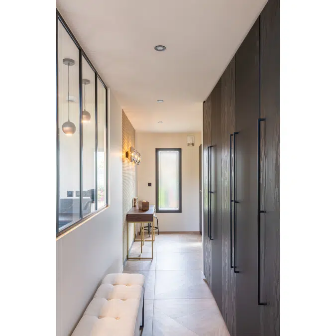 Bahia Black stained oak reconstituted T906666R