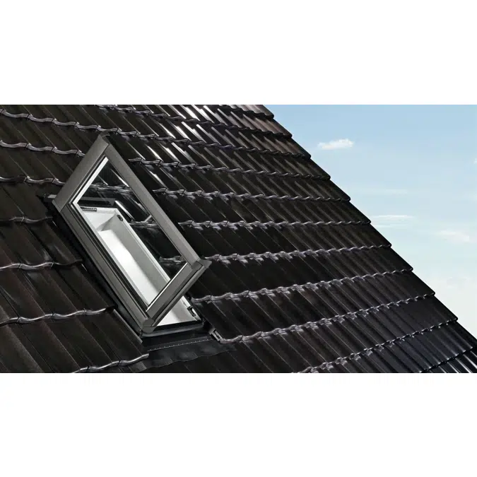 Designo R8 exit roof window PVC