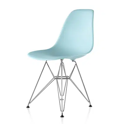 Imagem para Eames Molded Plastic Chairs}