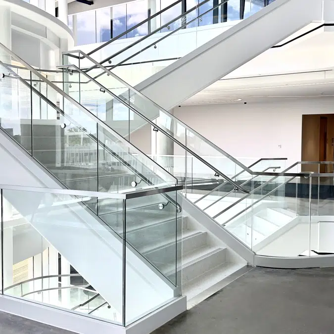 Hollaender Structural Glass Railing
