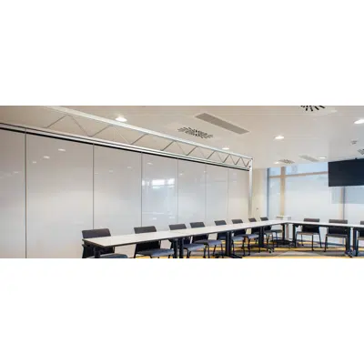 画像 Model 3030 w/ Unispan U900 Operable Walls - 4" Hinged Pairs Operation