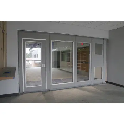 画像 Model 3030 Operable Walls - 4" Hinged Pairs w/ Glass Insert