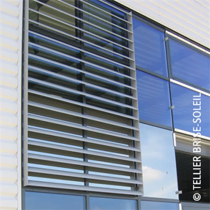 Sunbreaker between horizontal, vertical and standing slats - Azur range