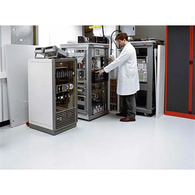 Smooth, unicolour high performance ESD epoxy floor covering Sikafloor® MultiDur ES-25 ESD