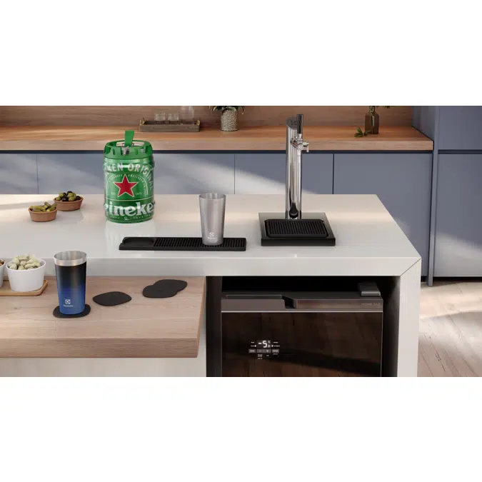 Cervejeira Home Bar Electrolux Frost Free 100L com Torre de Chopp e Porta de Vidro Preta (EB10C)