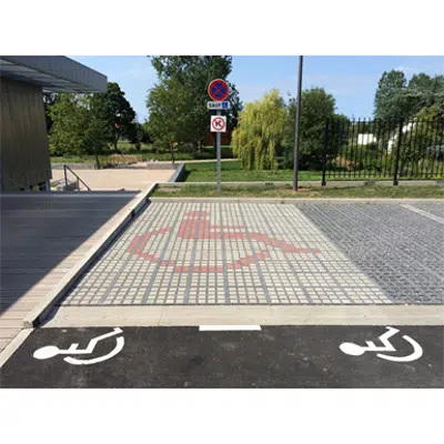 imagen para Person with reduced mobility parking place