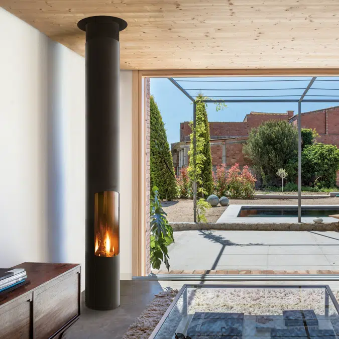 Slimfocus on base - Central designer fireplace