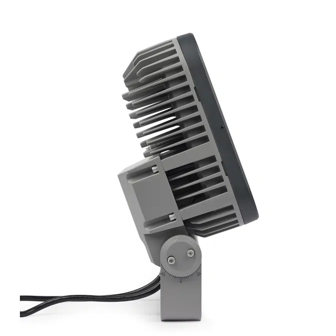 Exterior Wash Pro L QUAD Outdoor-rated QUAD color wash light with creative control
