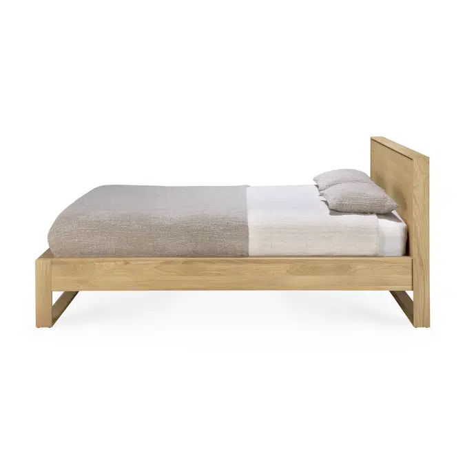 Nordic II bed - oak - US King - with slats - 217x223x95 cm