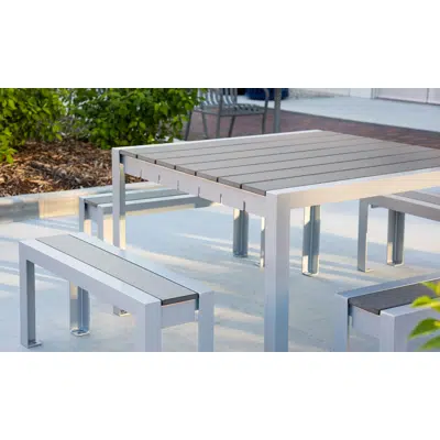 Wynne Square Tables with Bench Seating图像