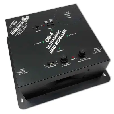 Image pour QuadBlaster QB-4 - Indoor Ultrasonic Bird Repeller + Optional Strobe Light