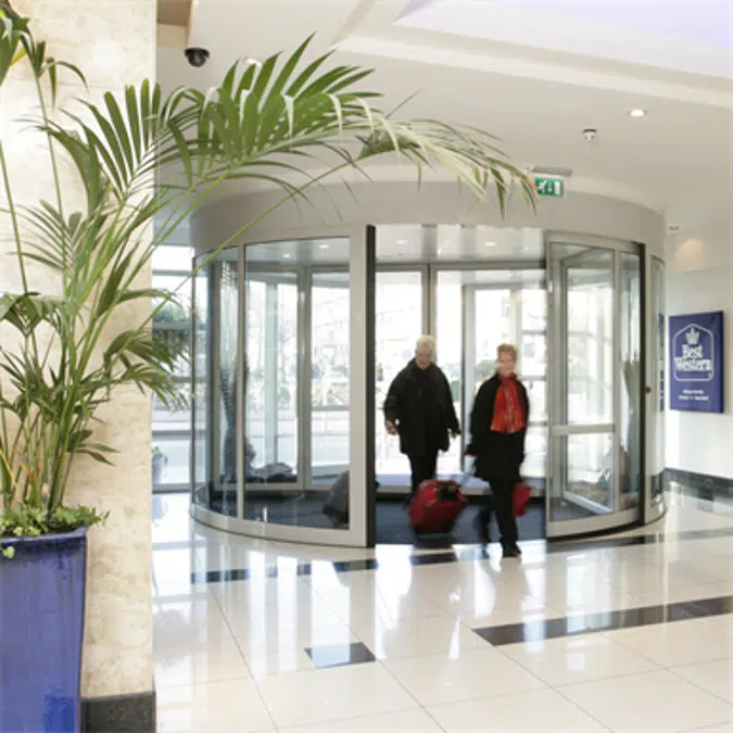 ASSA ABLOY UniTurn  2W High Capacity Revolving Door