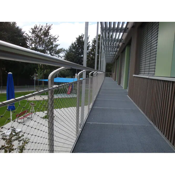 X-TEND balustrade in-fill with border tubes