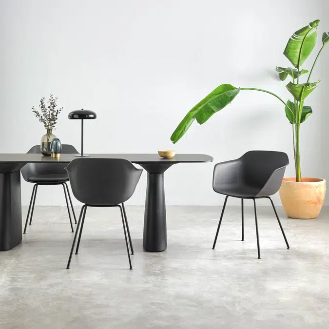 TAI0010 - Armchair with 4 leg frame (polypropylene seat shell)