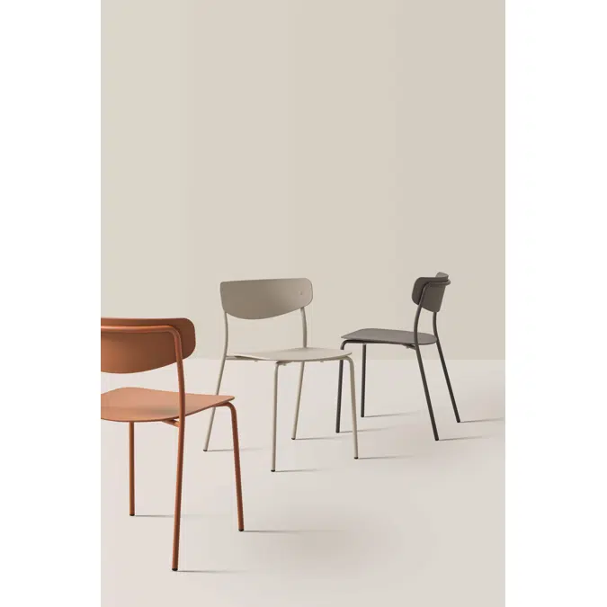 LEA0010 - Chair with polypropylene back and seat