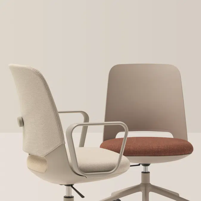 ORU0030 - Swivel chair with 4 spoke base on fix glides