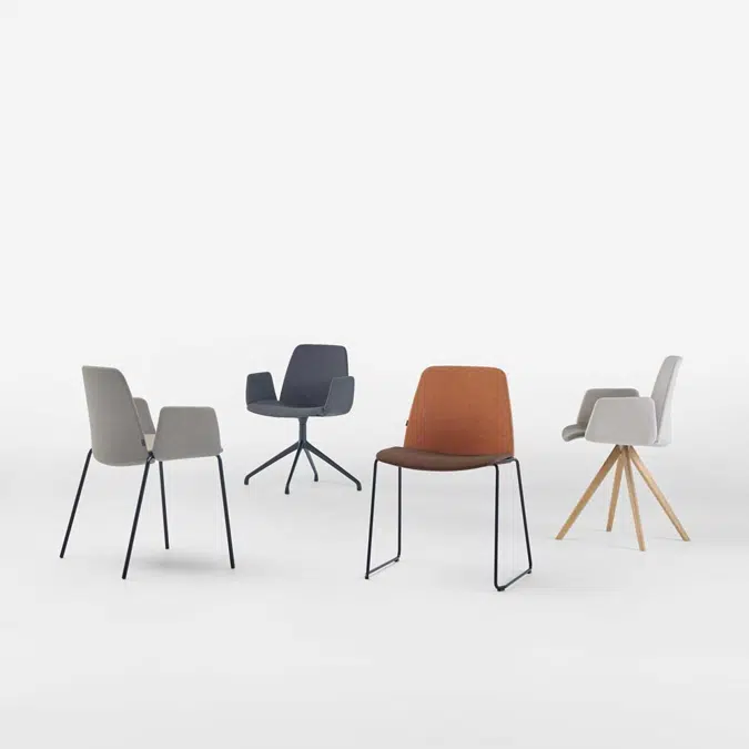 UNN0355MA - Armchair with 4 spoke wooden swivel base + upholstered arms