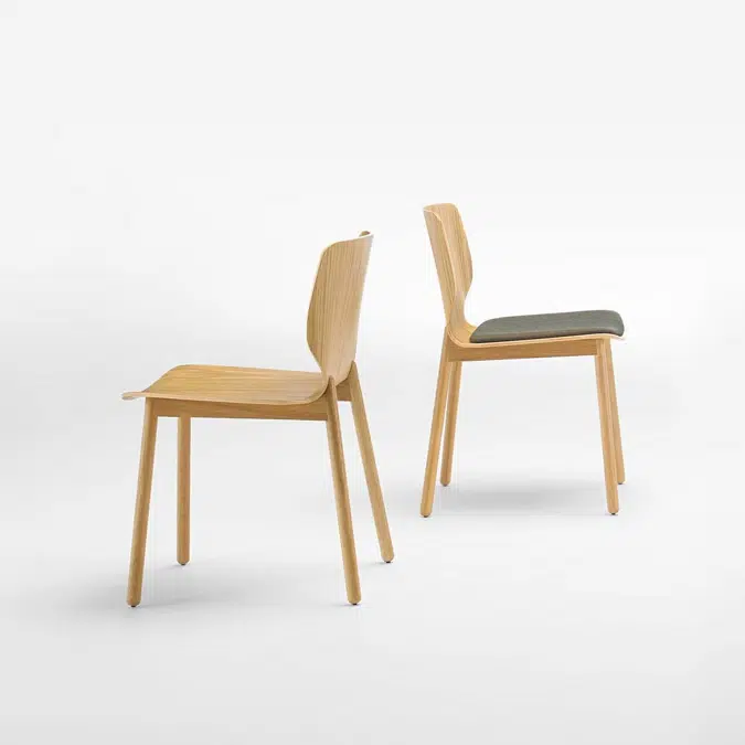 NIM0030MA - Chair with wooden 4 leg frame (wooden shell)