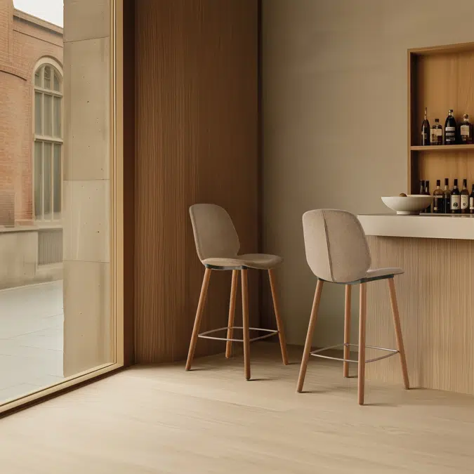 OSW0080MA - Counter chair with wooden 4 leg frame