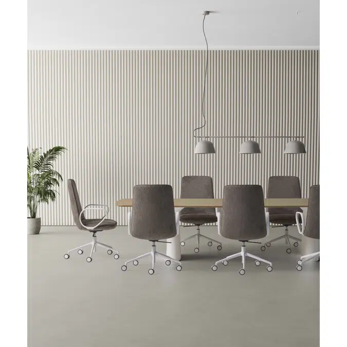 KOR0430 - Fauteuil avec dossier moyen (base à 5 branches en aluminium sur roulettes + vérin à gaz)