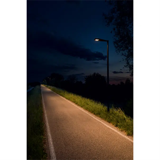 Siri Blvd 2.0 - Outside Lighting
