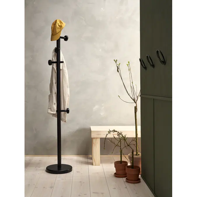 Skruvad coat stand