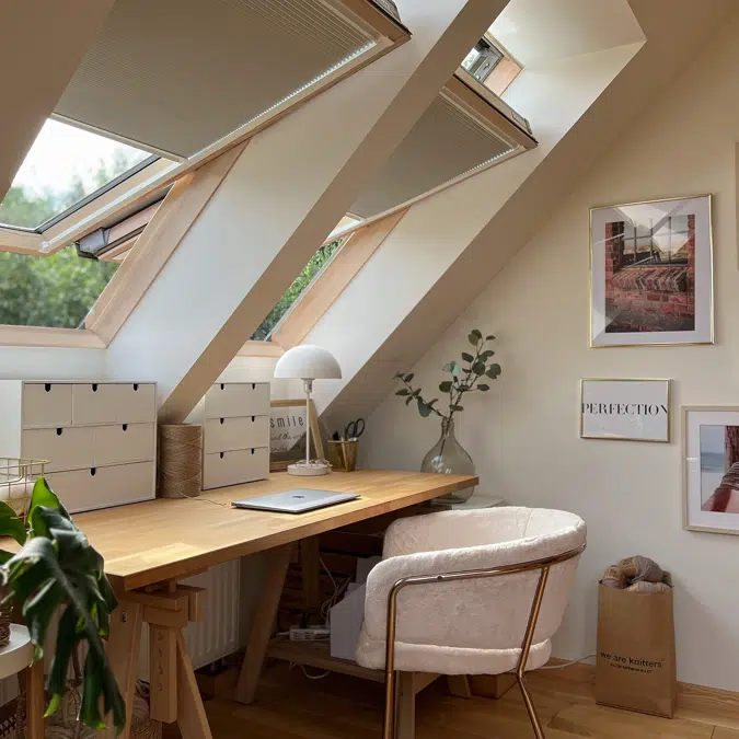 Centre pivot roof window PTP-V P50 AIMX FSC | FAKRO