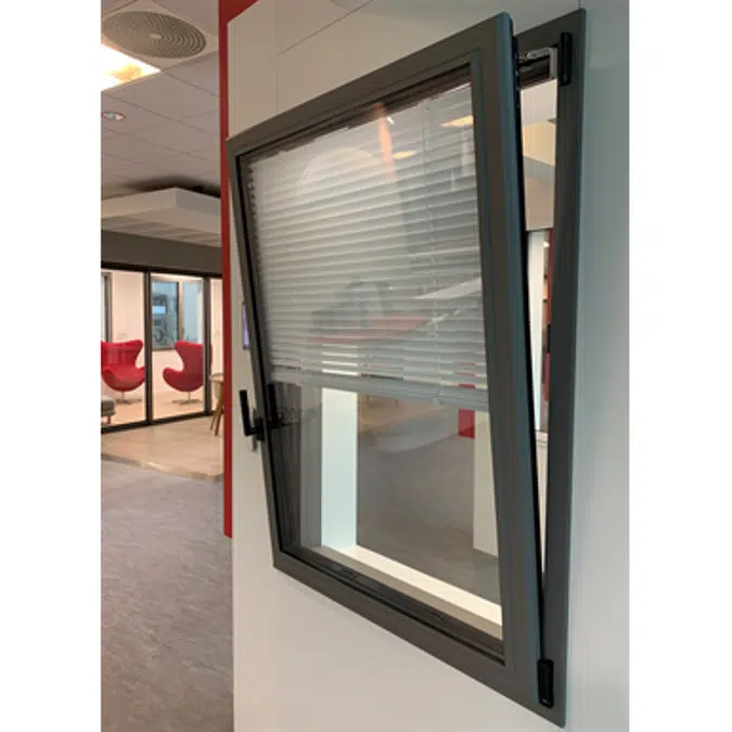 Window with breathable leaf with 2 fixed