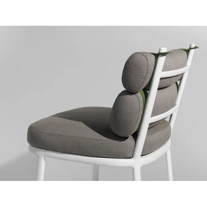 Roll Club Chair