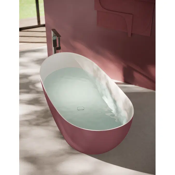 Seven free-standing bathtub in M-Solid and M-Lux