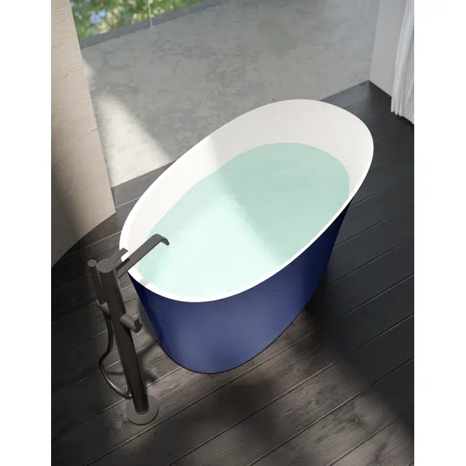 Levante free-standing bathtub in M-Solid